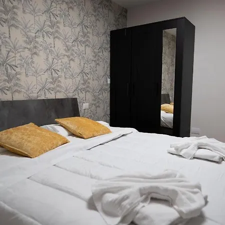 Center By Dimorra Apartment