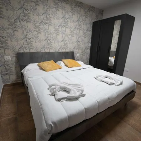 Center By Dimorra Apartment